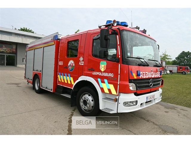 Mercedes autopomp vrachtwagen - afbeelding 1 van  39