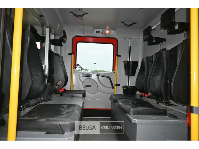 Mercedes autopomp vrachtwagen - afbeelding 14 van  39