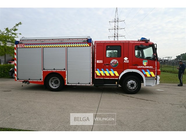 Mercedes autopomp vrachtwagen - afbeelding 12 van  39