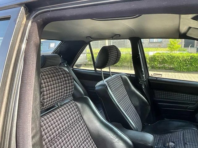 Mercedes-benz - 190-serie - 2.3/16 e - oldtimer - afbeelding 29 van  41