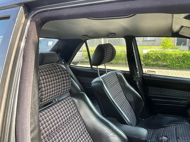 Mercedes-benz - 190-serie - 2.3/16 e - oldtimer - afbeelding 29 van  41