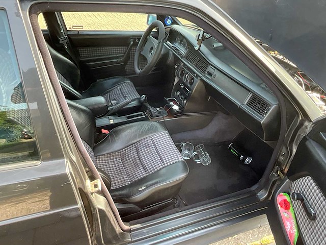 Mercedes-benz - 190-serie - 2.3/16 e - oldtimer - afbeelding 30 van  41
