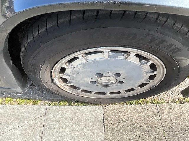 Mercedes-benz - 190-serie - 2.3/16 e - oldtimer - afbeelding 40 van  41