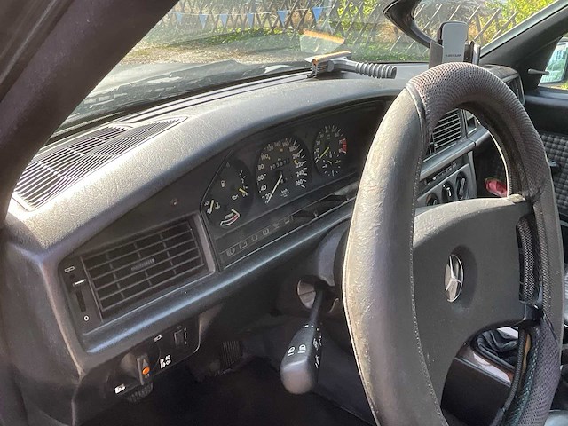 Mercedes-benz - 190-serie - 2.3/16 e - oldtimer - afbeelding 1 van  1