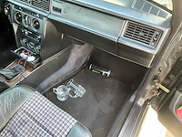 Mercedes-benz - 190-serie - 2.3/16 e - oldtimer - afbeelding 13 van  25