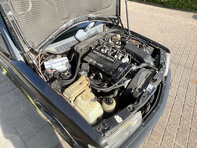 Mercedes-benz - 190-serie - 2.3/16 e - oldtimer - afbeelding 16 van  25