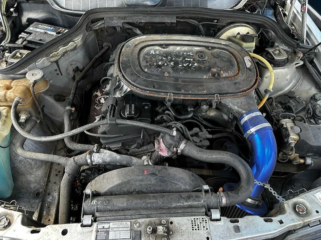 Mercedes benz - 190e - oldtimer - afbeelding 3 van  15