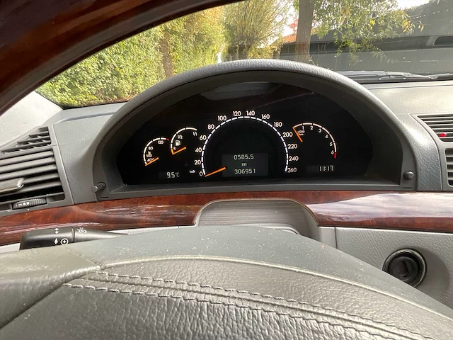 Mercedes-benz - 1999 - s - 320 - personenauto - afbeelding 9 van  24