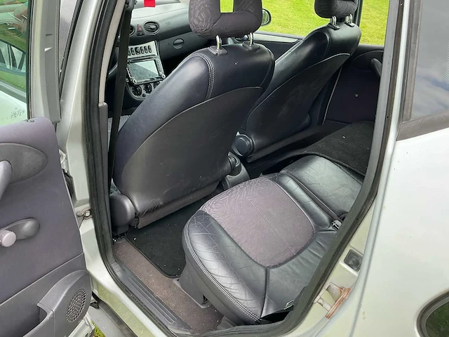 Mercedes-benz - 2002 - a - 160 - personenauto - afbeelding 8 van  20