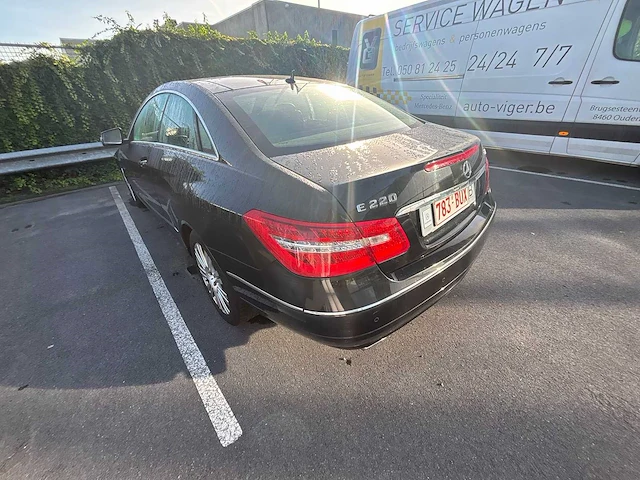 Mercedes-benz - 2010 - e220 - cdi - personenauto - afbeelding 17 van  20