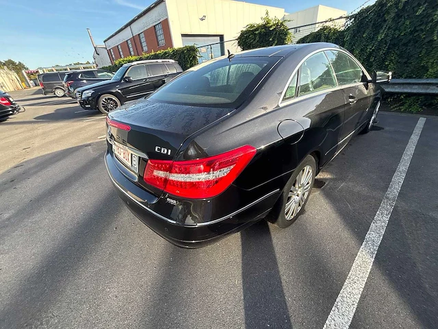 Mercedes-benz - 2010 - e220 - cdi - personenauto - afbeelding 19 van  20