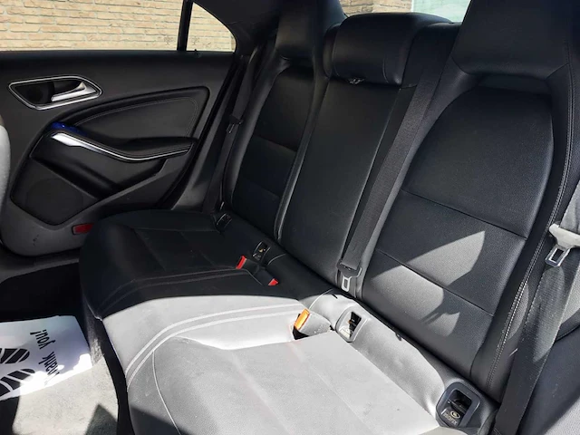 Mercedes-benz - 2013 - cla amg-pack - personenauto - afbeelding 4 van  12