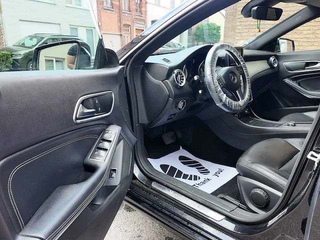 Mercedes-benz - 2013 - cla amg-pack - afbeelding 9 van  12
