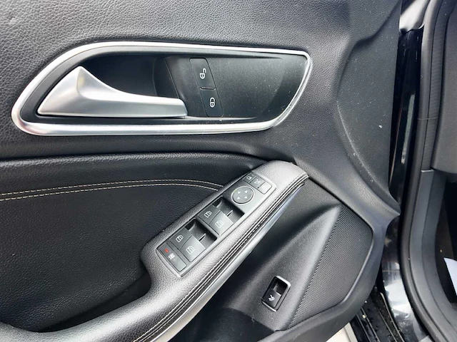 Mercedes-benz - 2013 - cla amg-pack - afbeelding 11 van  12