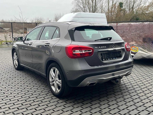 Mercedes benz - 2015 - gla 200 - personenauto - afbeelding 9 van  16
