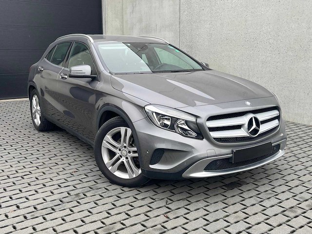 Mercedes benz - 2015 - gla 200 - personenauto - afbeelding 11 van  16
