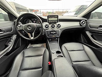 Mercedes benz - 2015 - gla 200 - personenauto - afbeelding 13 van  16