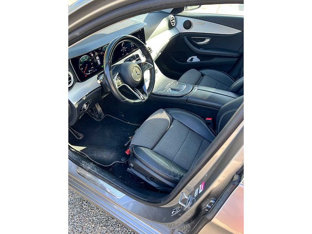 Mercedes-benz - 2021 - e 300 de - personenauto - afbeelding 2 van  23