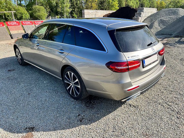 Mercedes-benz - 2021 - e 300 de - personenauto - afbeelding 16 van  22