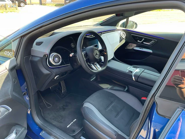 Mercedes-benz - 2022 - eqe 43 amg 4matic - amg - personenauto - afbeelding 17 van  38