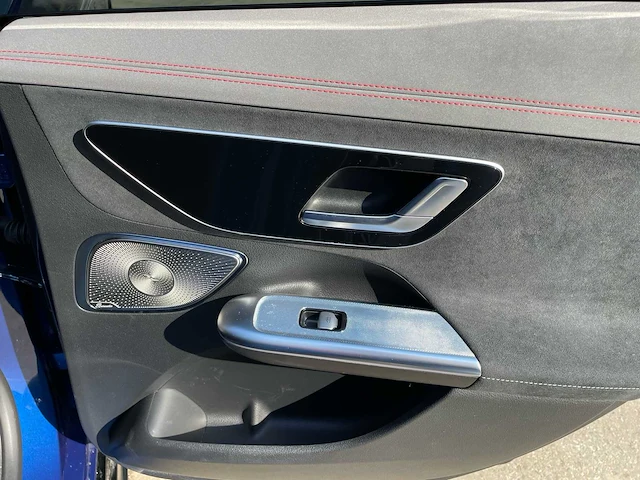 Mercedes-benz - 2022 - eqe 43 amg 4matic - amg - personenauto - afbeelding 4 van  38
