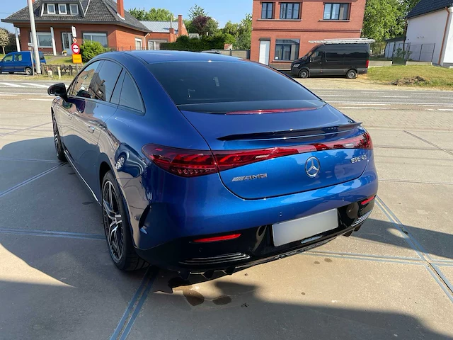 Mercedes-benz - 2022 - eqe 43 amg 4matic - amg - personenauto - afbeelding 8 van  38
