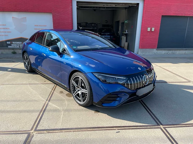 Mercedes-benz - 2022 - eqe 43 amg 4matic - amg - personenauto - afbeelding 11 van  38