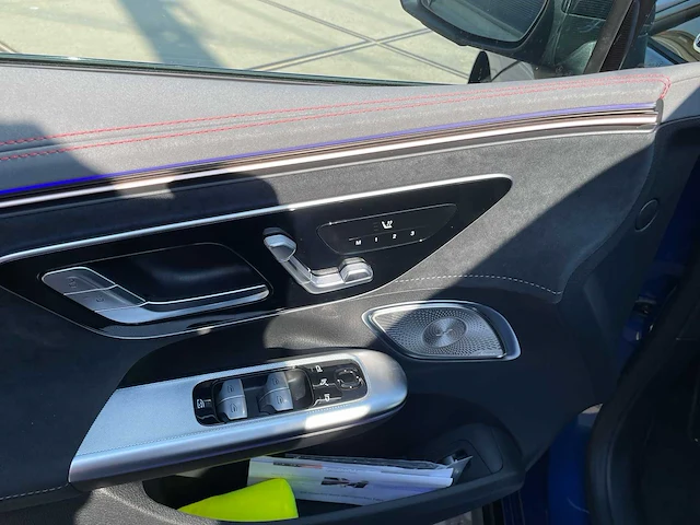 Mercedes-benz - 2022 - eqe 43 amg 4matic - amg - personenauto - afbeelding 7 van  40