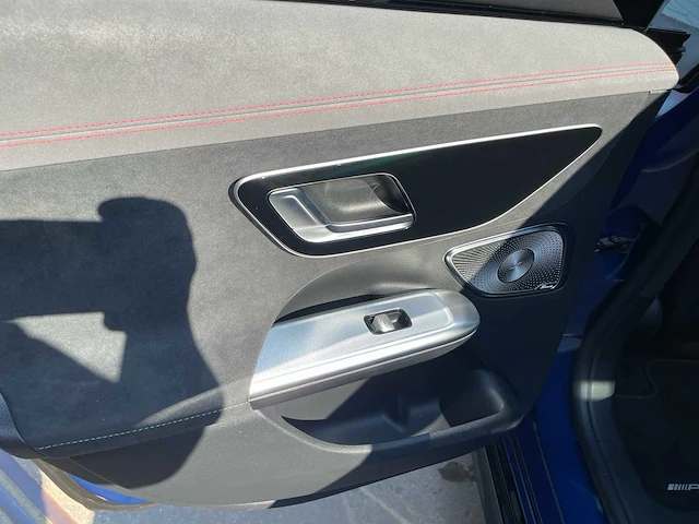 Mercedes-benz - 2022 - eqe 43 amg 4matic - amg - personenauto - afbeelding 11 van  40
