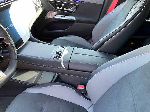 Mercedes-benz - 2022 - eqe 43 amg 4matic - amg - personenauto - afbeelding 6 van  40