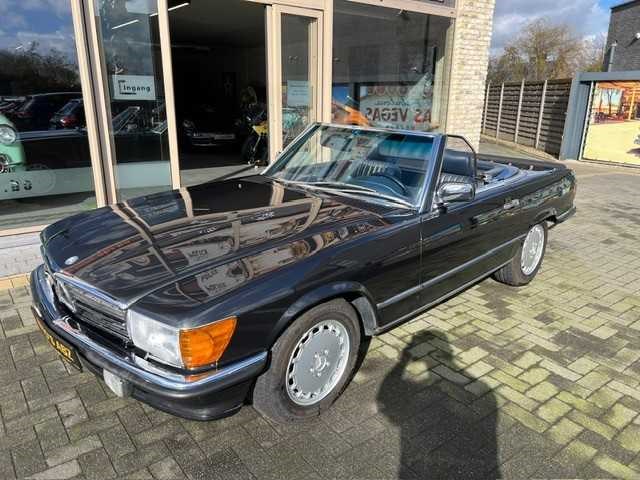 Mercedes-benz - 560 sl - oldtimer - afbeelding 10 van  14