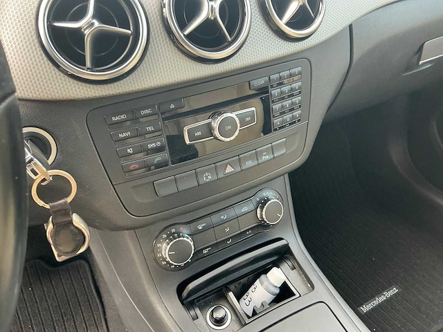 Mercedes-benz - b 180 cdi - personenauto - afbeelding 6 van  15