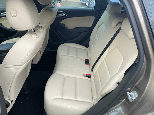 Mercedes-benz - b 180 cdi - personenauto - afbeelding 13 van  27