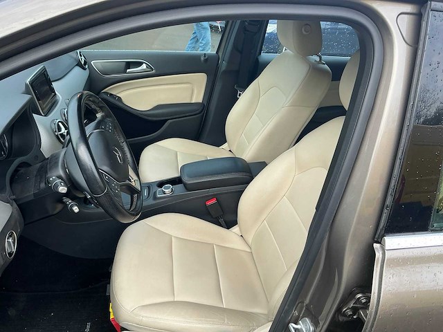 Mercedes-benz - b 180 cdi - personenauto - afbeelding 3 van  15