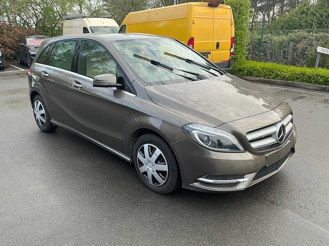 Mercedes-benz - b 180 cdi - personenauto - afbeelding 11 van  15