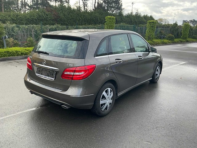Mercedes-benz - b 180 cdi - personenauto - afbeelding 13 van  15