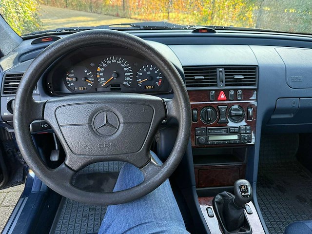 Mercedes-benz - c180 - car - 1998 - afbeelding 2 van  6