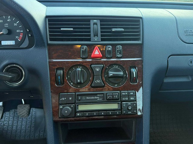 Mercedes-benz - c180 - car - 1998 - afbeelding 8 van  20