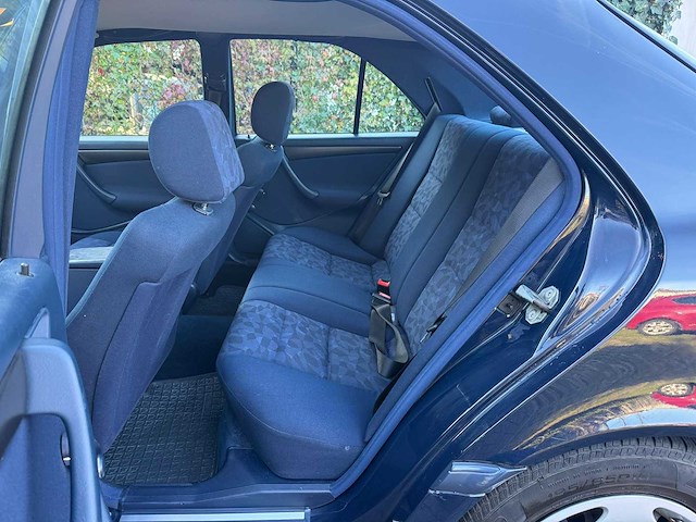 Mercedes-benz - c180 - car - 1998 - afbeelding 16 van  20