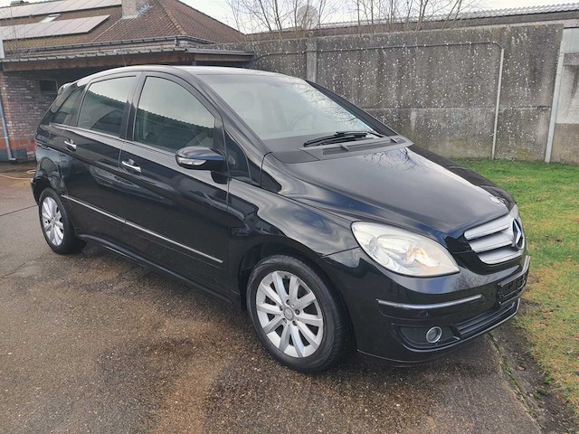 Mercedes-benz - car - 2007 - afbeelding 9 van  14
