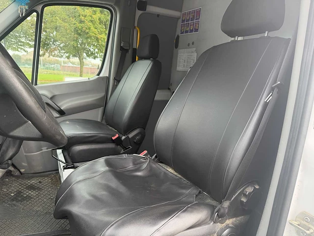 Mercedes-benz - sprinter - bedrijfswagen - afbeelding 6 van  31