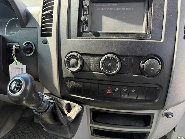 Mercedes-benz - sprinter - bedrijfswagen - afbeelding 2 van  25