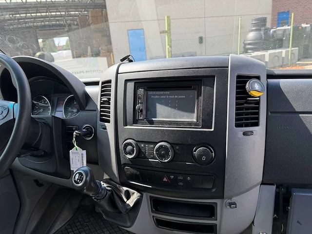 Mercedes-benz - sprinter - bedrijfswagen - afbeelding 3 van  25
