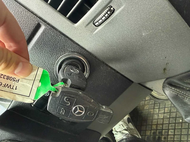 Mercedes-benz - sprinter - bedrijfswagen - afbeelding 4 van  31