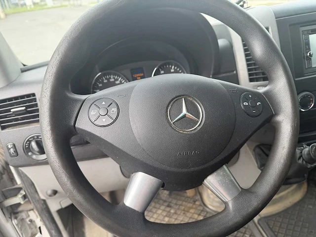 Mercedes-benz - sprinter - bedrijfswagen - afbeelding 29 van  31