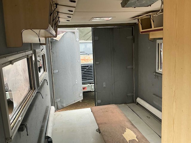 Mercedes-benz 1117n camper - afbeelding 4 van  26