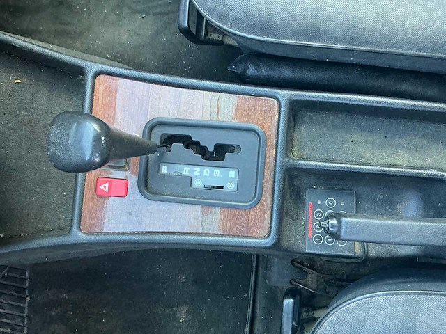 Mercedes-benz 190e oldtimer - afbeelding 6 van  43