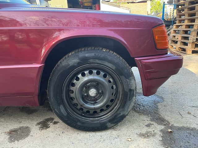 Mercedes-benz 190e oldtimer - afbeelding 15 van  43