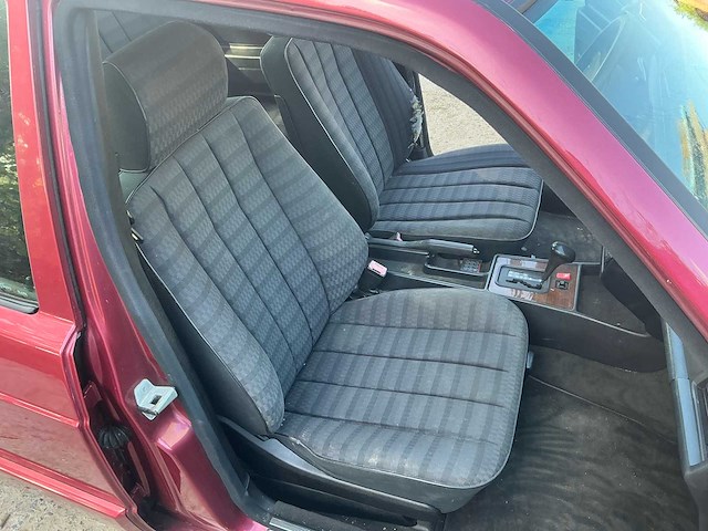 Mercedes-benz 190e oldtimer - afbeelding 10 van  43