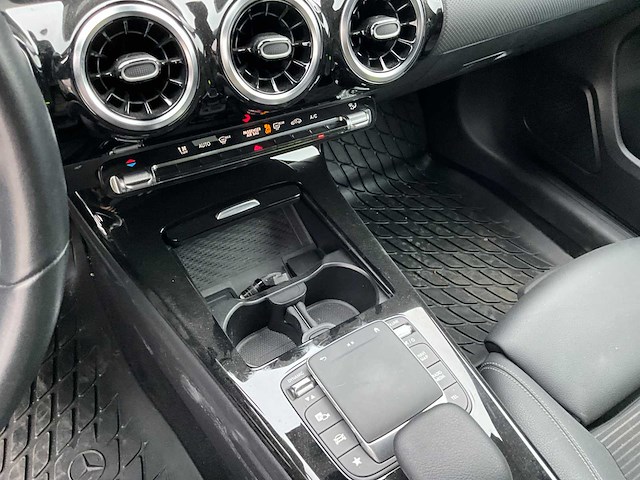 Mercedes-benz 2020 a 200 - afbeelding 15 van  32